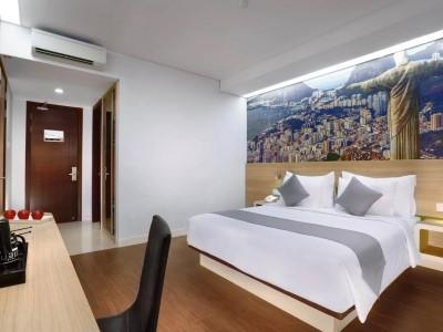 Hotel Neo Gubeng By Aston Surabaia Exterior foto